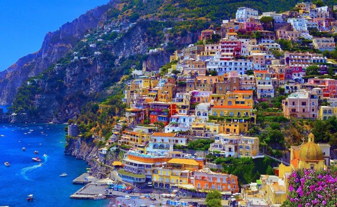 Featured image for Exploring the Amalfi Coast, Italy: How a Travel Agency Can Help You Plan